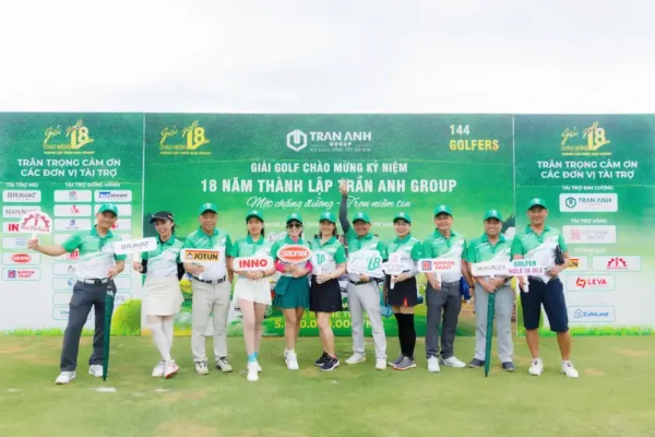 Sao Mai Education Group tai tro va dong hanh cung Giai Golf ky niem 18 nam Tap doan Tran Anh Long An 1