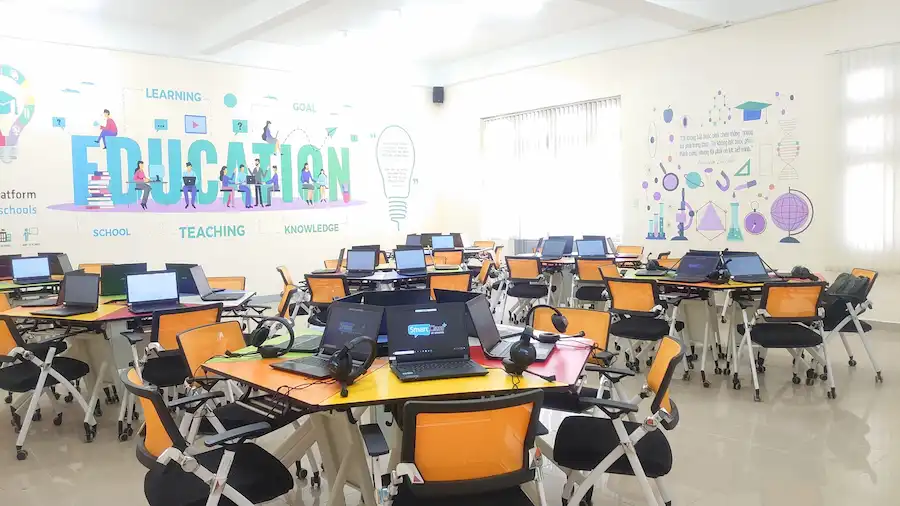 Lớp học thông minh - Ứng dụng lớp học thông minh trong giảng dạy ngoại ngữ