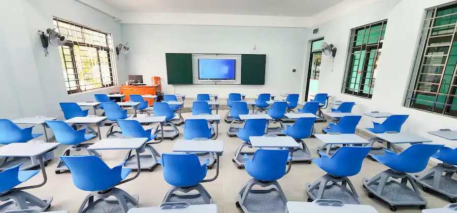 Phòng học ngoại ngữ Trường Tiểu học số 2 Hoà Tiến