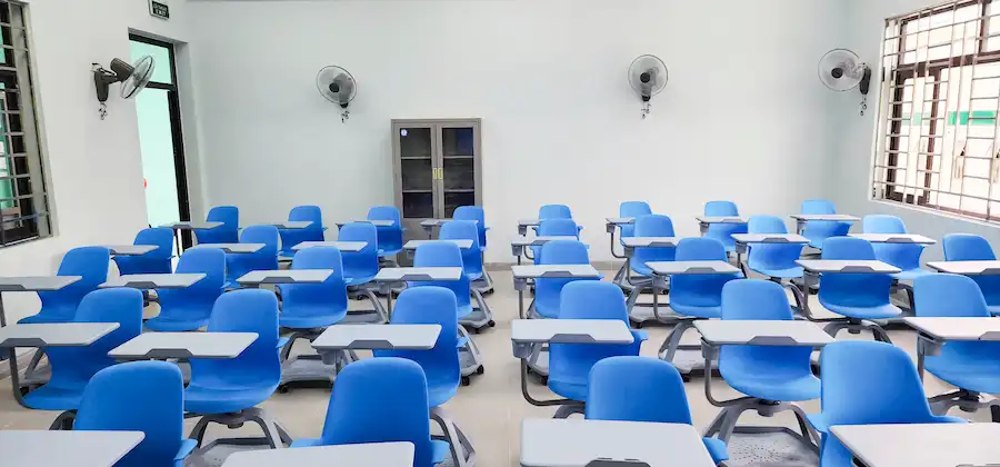 Phòng học ngoại ngữ Trường Tiểu học số 2 Hoà Tiến