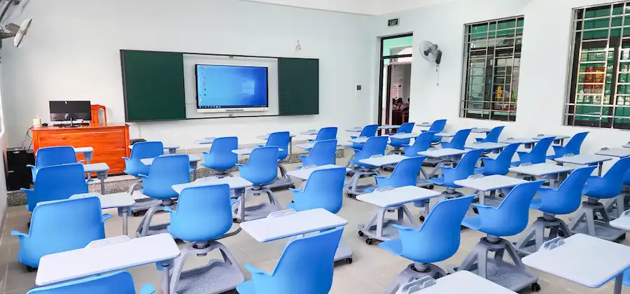 Phòng học ngoại ngữ Trường Tiểu học số 2 Hoà Tiến
