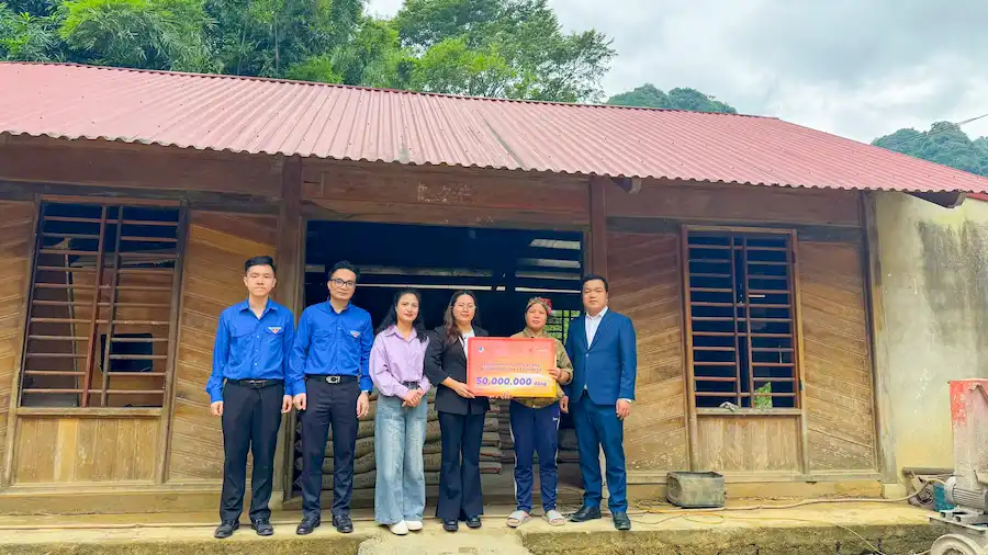 Công Đoàn Sao Mai Education Group Chung Tay Hỗ Trợ Nhân Dân Tỉnh Thái Nguyên Khắc Phục Hậu Quả Cơn Bão Số 11