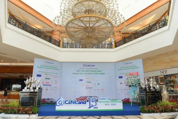 Sao Mai Education Group đồng hành và tài trợ cho Giải Golf Cafeland Mở Rộng 2025 - “Kết nối bất động sản trong kỷ nguyên vươn mình” 15 Sao Mai Education Group đồng hành và tài trợ cho Giải Golf Cafeland Mở Rộng 2025 - “Kết nối bất động sản trong kỷ nguyên vươn mình”