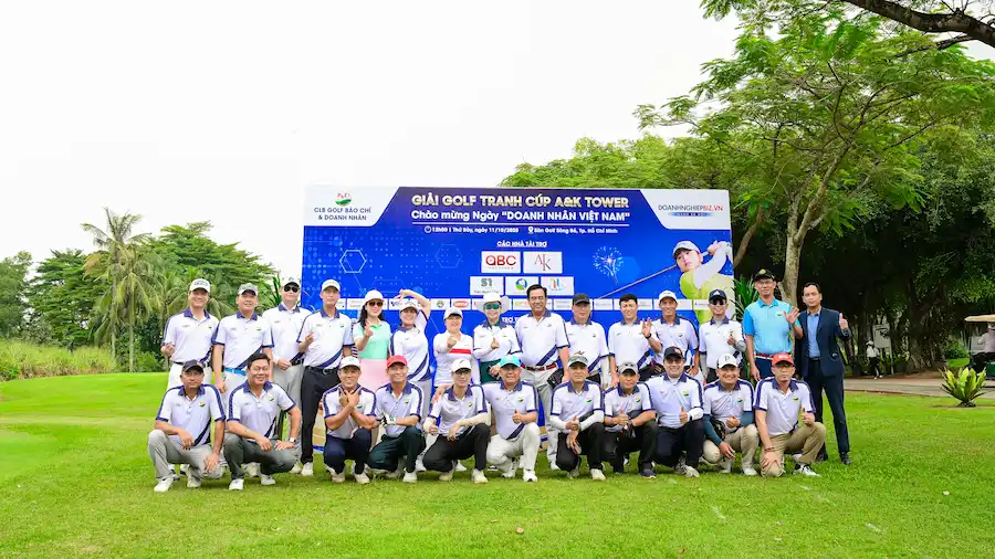 Giai Golf tranh cup AK Tower – Chao mung Ngay Doanh nhan Viet Nam 3