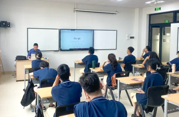 Hướng dẫn lựa chọn màn hình tương tác phù hợp cho từng cấp học 50 Huong dan lua chon man hinh tuong tac phu hop cho tung cap hoc 1
