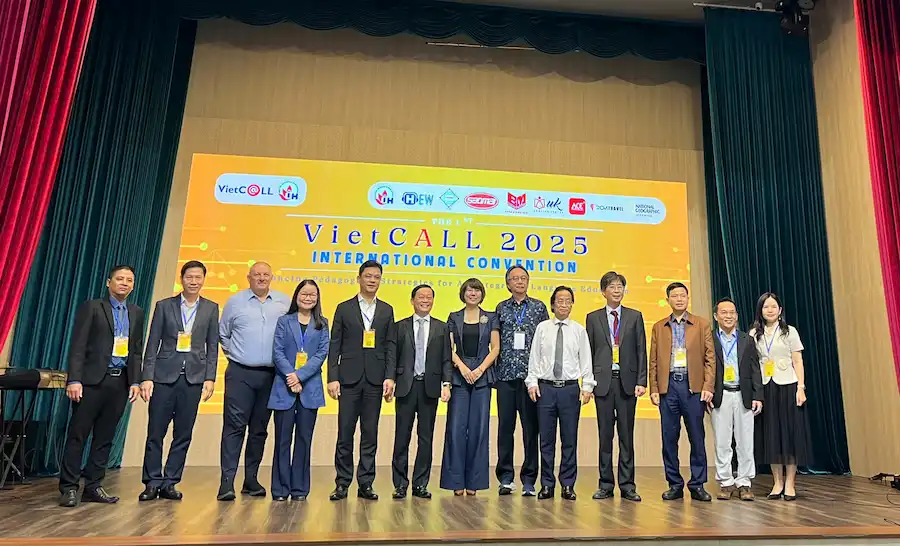 Sao Mai Education Group vinh du la don vi tai tro bac cho Hoi nghi Khoa hoc quoc te VietCALL lan thu nhat nam 2025 3
