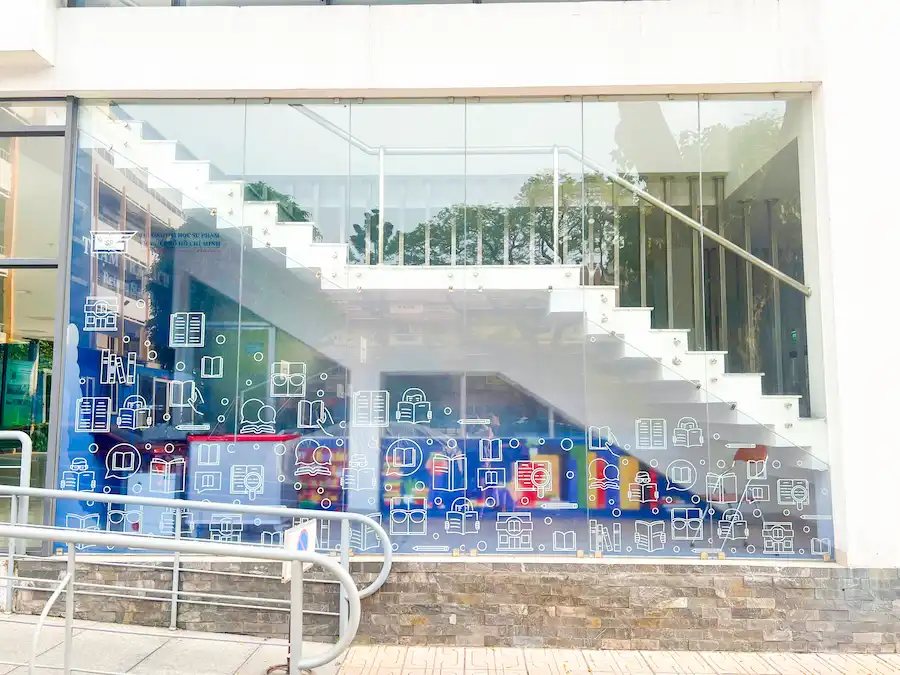 Không gian thư viện Trường ĐH Sư Phạm TPHCM được khoác “áo mới” nhờ sự đồng hành của Sao Mai Education Group