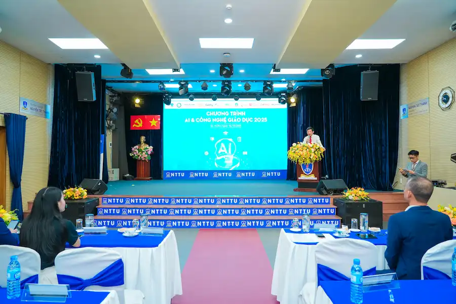 Sao Mai Education Group đồng hành cùng Talkshow “AI & Công nghệ Giáo dục 2025” tại Trường Đại học Nguyễn Tất Thành 6 Sao Mai Education Group đồng hành cùng Talkshow “AI & Công nghệ Giáo dục 2025” tại Trường Đại học Nguyễn Tất Thành