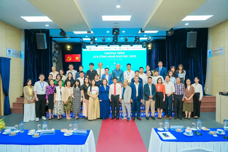 Sao Mai Education Group đồng hành cùng Talkshow “AI & Công nghệ Giáo dục 2025” tại Trường Đại học Nguyễn Tất Thành 9 Sao Mai Education Group đồng hành cùng Talkshow “AI & Công nghệ Giáo dục 2025” tại Trường Đại học Nguyễn Tất Thành