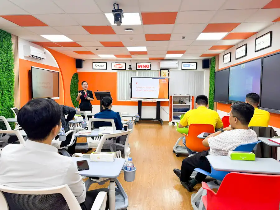 Sao Mai Education Group tổ chức Mini Workshop kết nối đối tác, đồng hành chuyển đổi số giáo dục 6 Sao Mai Education Group tổ chức Mini Workshop kết nối đối tác, đồng hành chuyển đổi số giáo dục