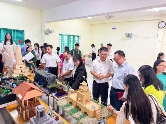 Sao Mai Education Group đồng hành cùng TT GDTX Phường Phú Mỹ tại Hội thảo “STEM/STEAM: Từ bài học đến sản phẩm thực tế”