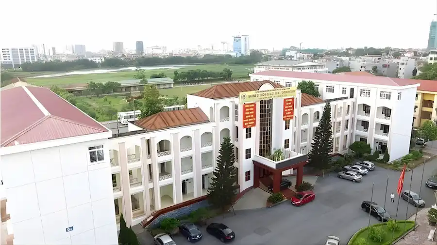 Phòng học hiện đại Trường Cao Đẳng Cơ Điện và Xây Dựng Bắc Ninh