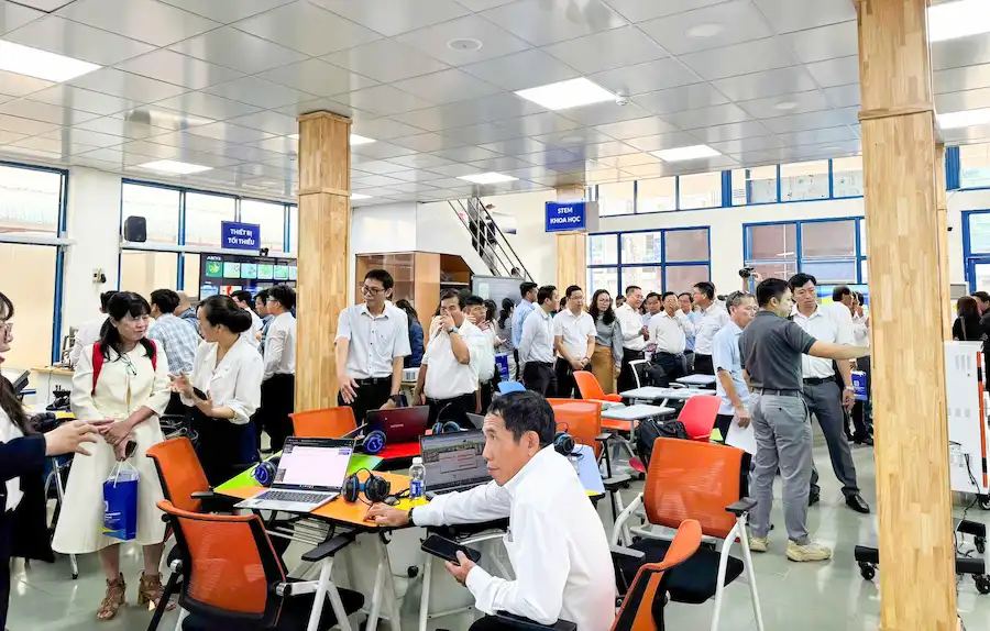 Sao Mai Education Group tham gia Hội nghị “Giới thiệu, tìm hiểu về các trang thiết bị dạy học STEM, STEAM” 6 Sao Mai Education Group tham gia Hội nghị “Giới thiệu, tìm hiểu về các trang thiết bị dạy học STEM, STEAM”