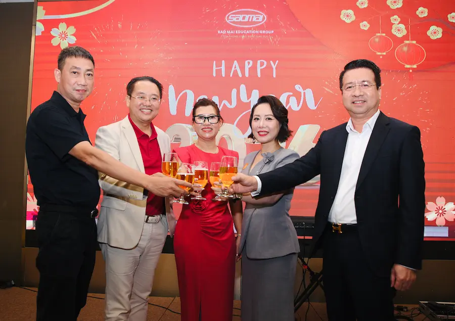 Year End Together Khep lai mot nam gan ket mot niem tin 1 1