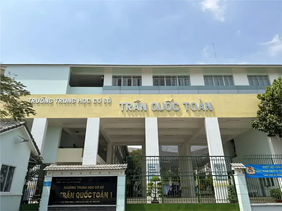 Sao Mai vinh dự đồng hành cùng Trường THCS Trần Quốc Toản 1 xây dựng thư viện đạt chuẩn mức độ 2 theo thông tư 16 4 Thu vien THCS Tran Quoc Toan 3