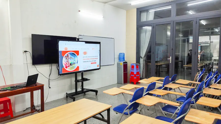 MÀN HÌNH TƯƠNG TÁC