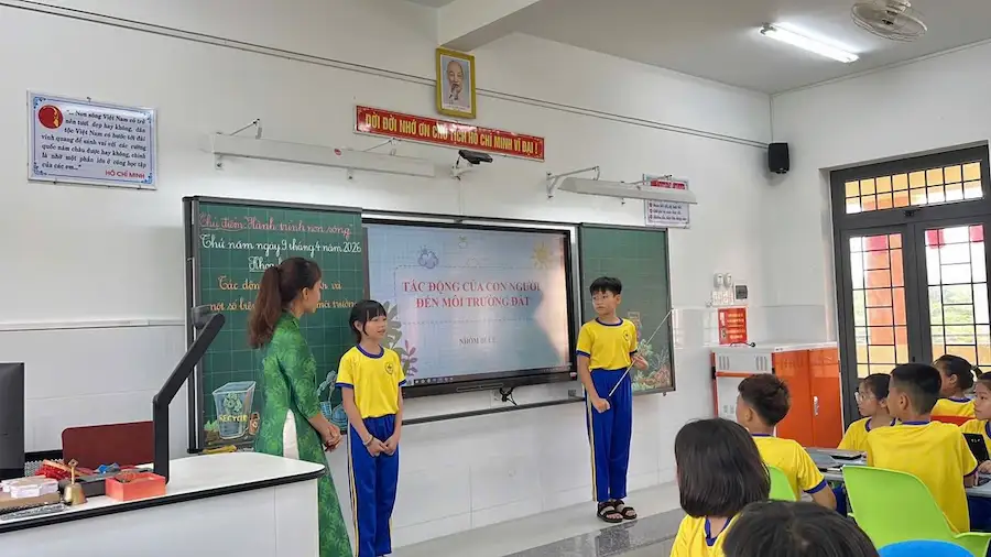 Nhan vien truong hoc 1