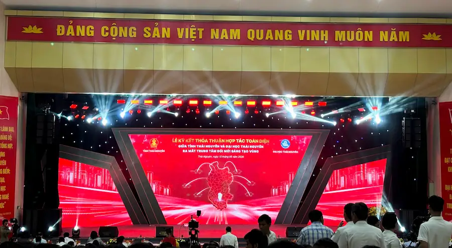 Sao Mai dong hanh cung Le ky ket hop tac giua tinh Thai Nguyen va DH Thai Nguyen 2