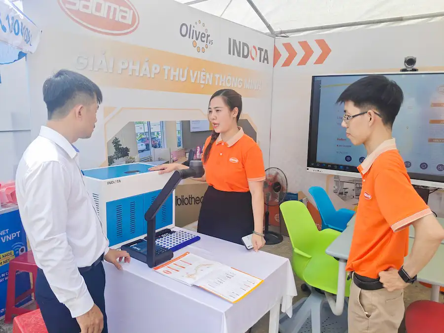 Sao Mai dong hanh cung Ngay hoi Chuyen doi so 2026 phuong Hai Van TP. Da Nang 2