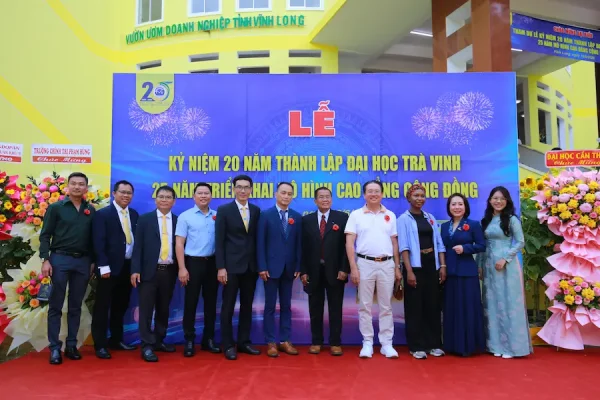 Quỹ học bổng sinh viên Đại học Trà Vinh