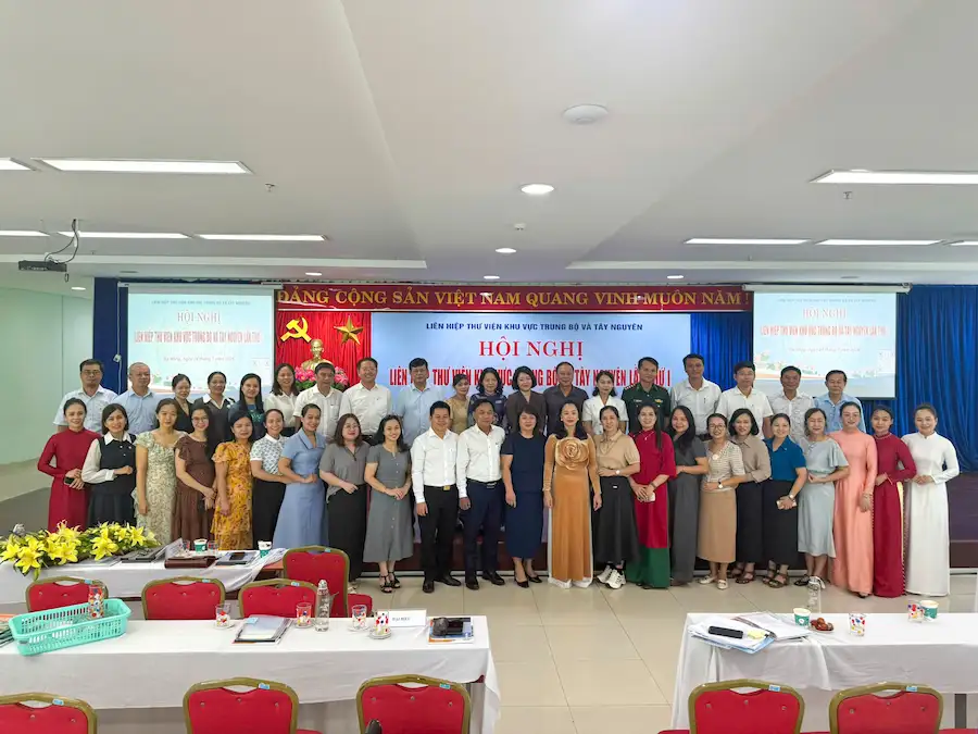 Hoi nghi Lien hiep Thu vien khu vuc Trung Bo va Tay Nguyen lan thu I 3