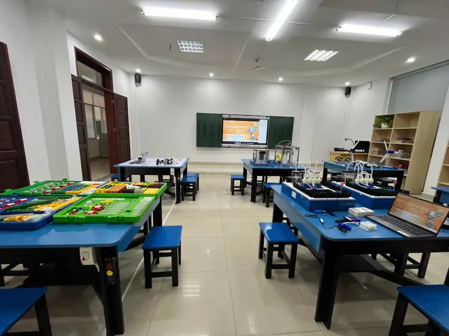 Phòng STEAM THCS - THPT Trường Văn hóa Công an nhân dân V 4 phòng steam trường văn hoá công an nhân dân V
