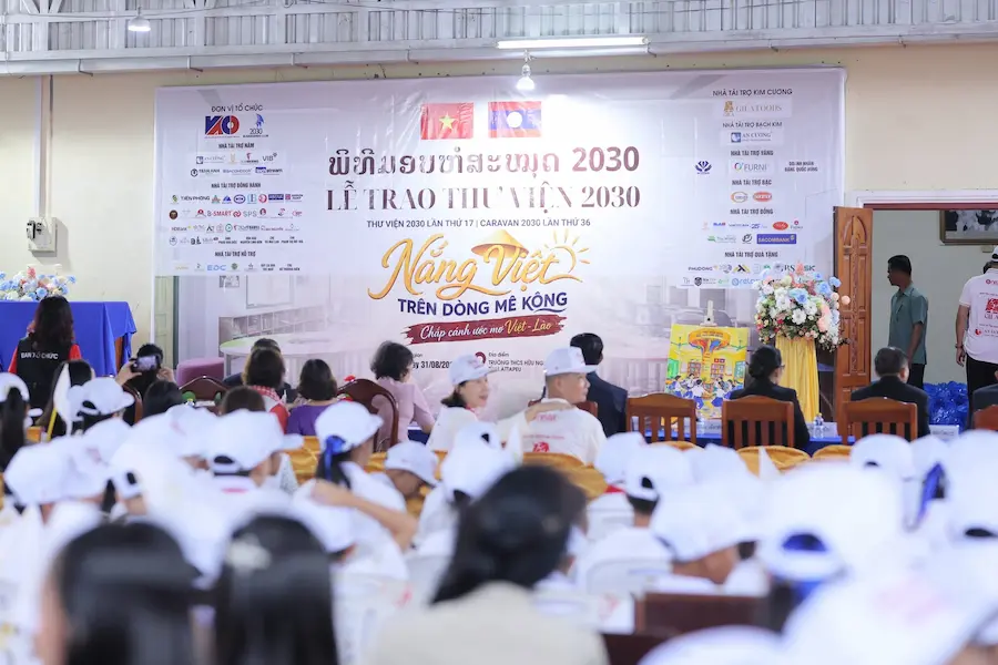 Sao Mai với vai trò Nhà tài trợ Bạc đồng hành cùng hành trình Caravan lần thứ 36 – “Nắng Việt trên dòng Mê Kông – Chắp cánh ước mơ Việt – Lào” 5 Caravan lần thứ 36 – “Nắng Việt trên dòng Mê Kông – Chắp cánh ước mơ Việt – Lào”